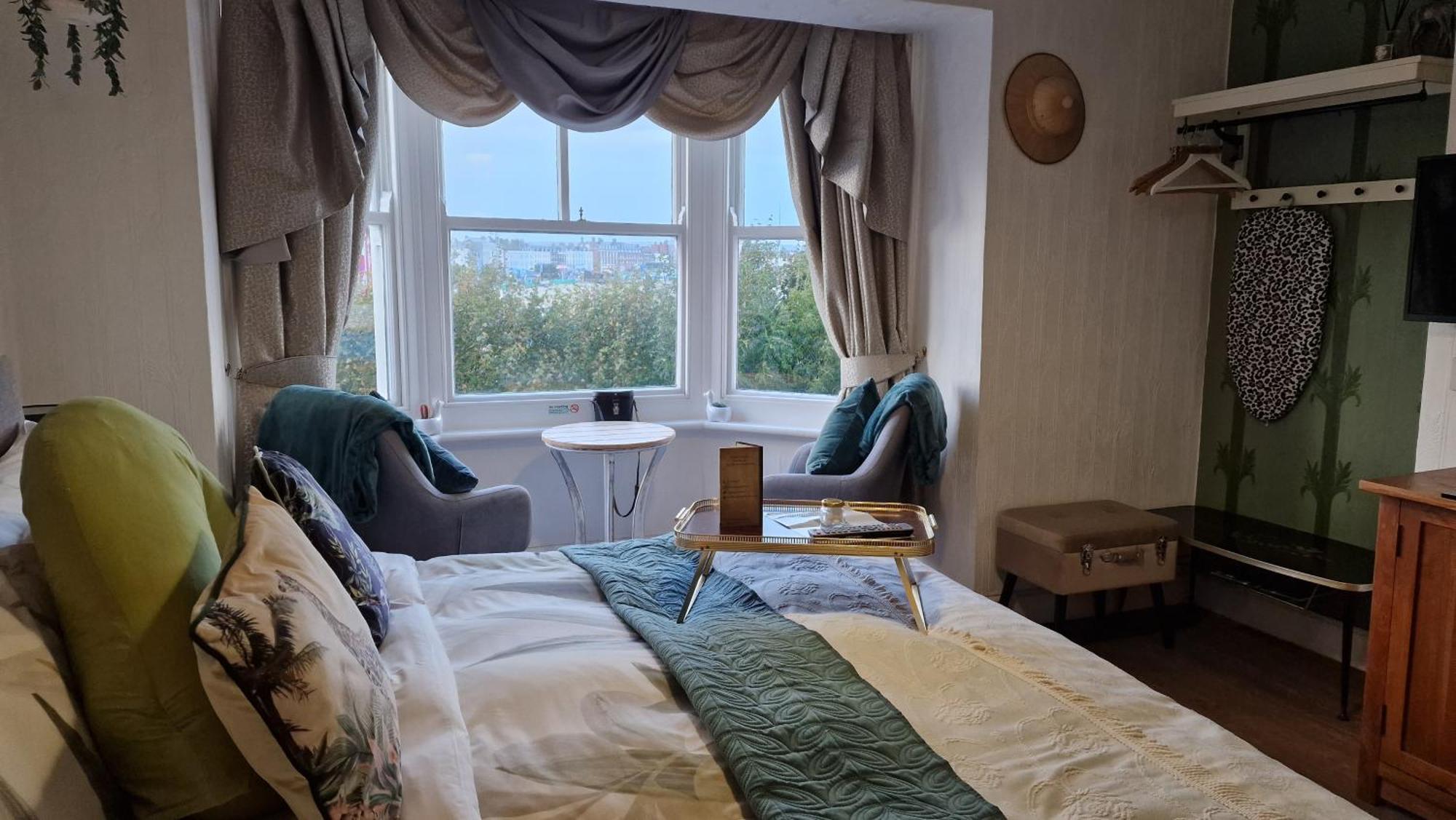The Ocean Guest House Уеймут Екстериор снимка