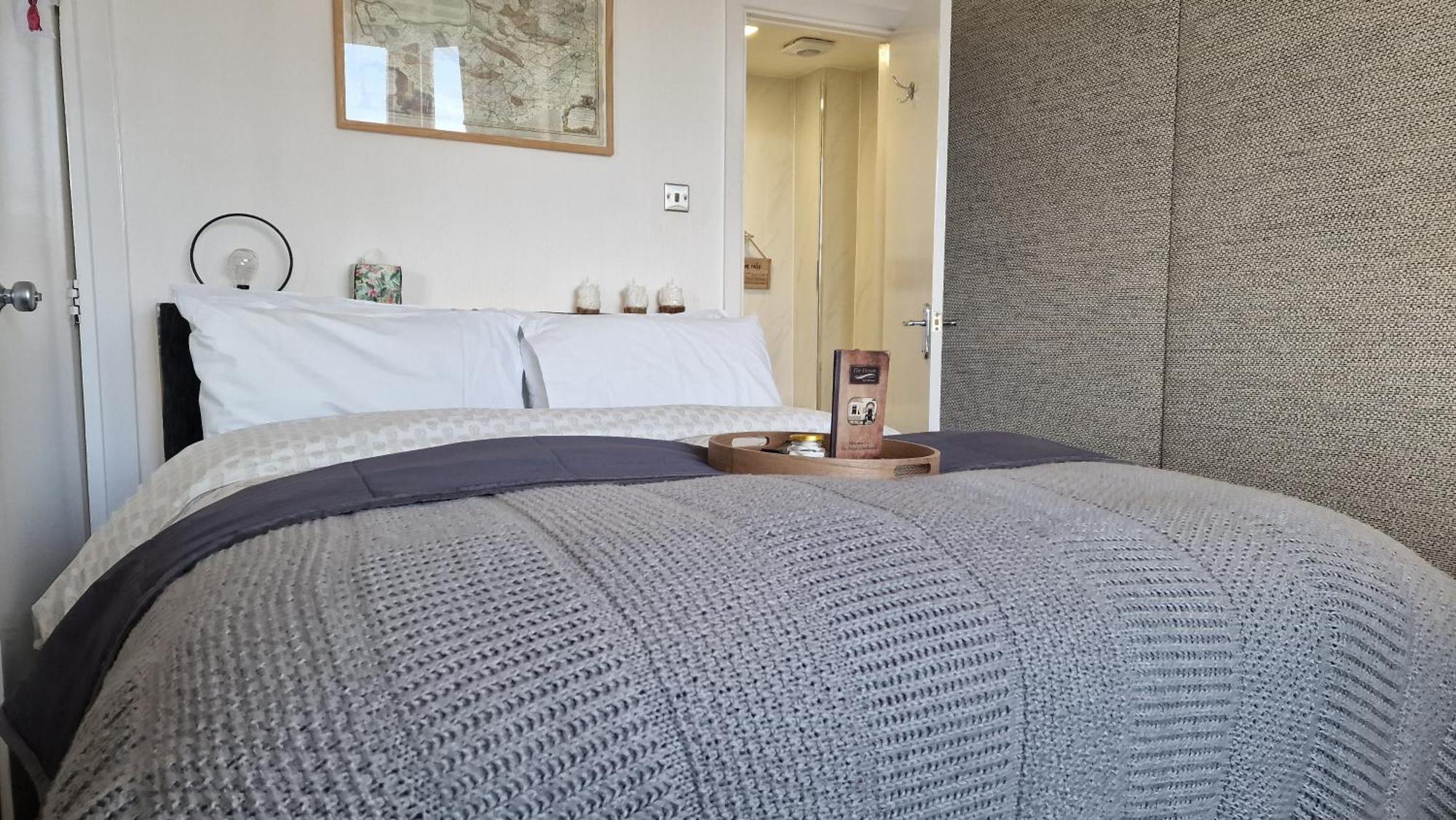 The Ocean Guest House Уеймут Екстериор снимка