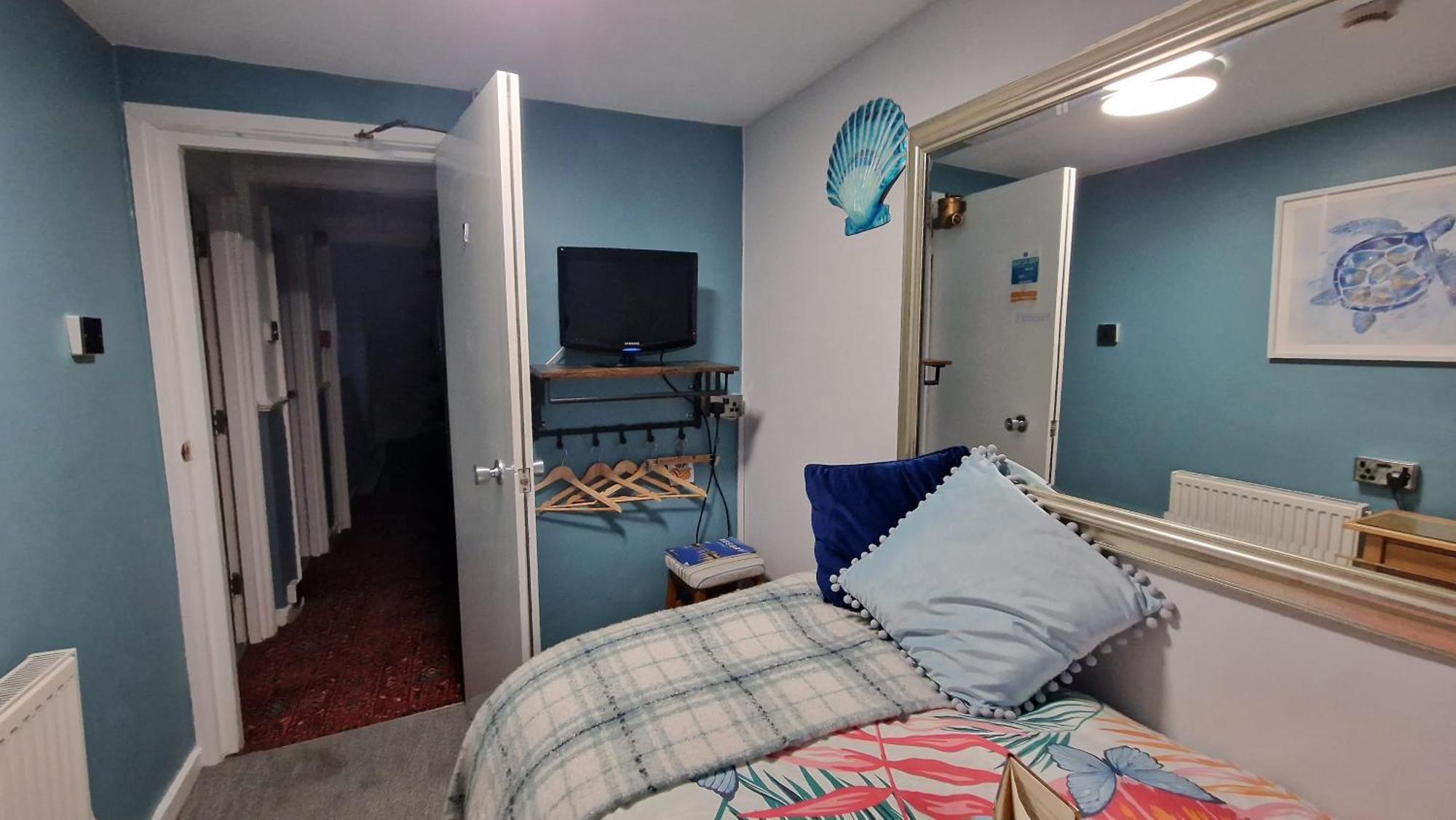 The Ocean Guest House Уеймут Екстериор снимка