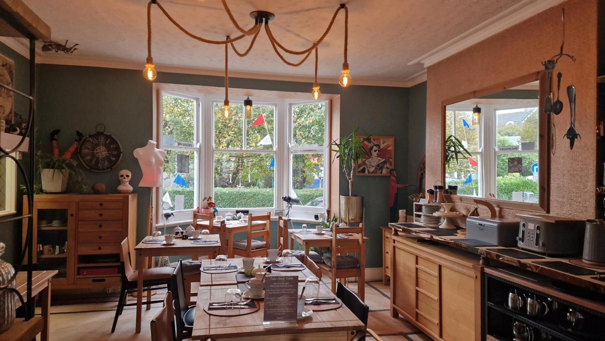 The Ocean Guest House Уеймут Екстериор снимка