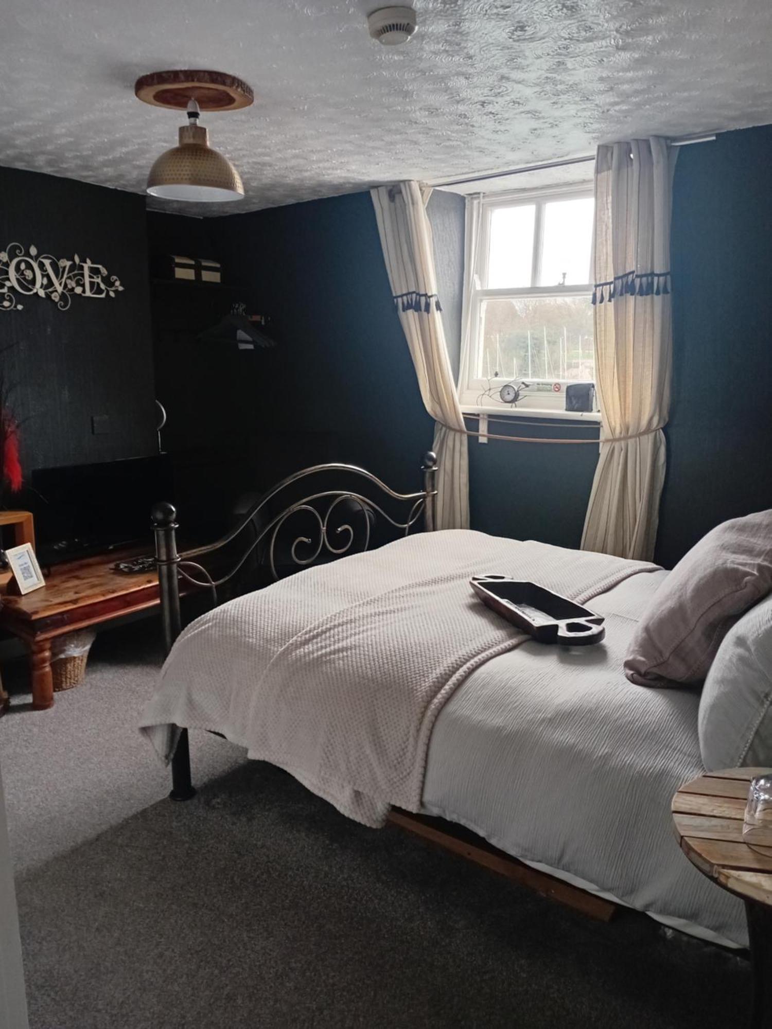 The Ocean Guest House Уеймут Екстериор снимка