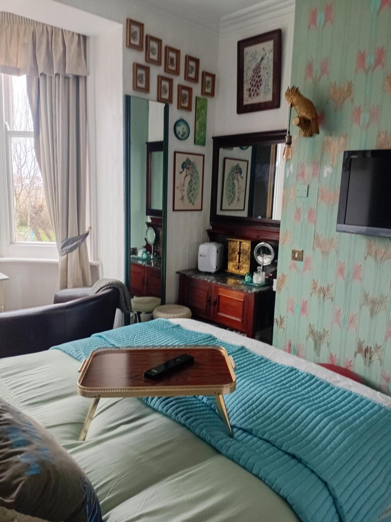 The Ocean Guest House Уеймут Екстериор снимка